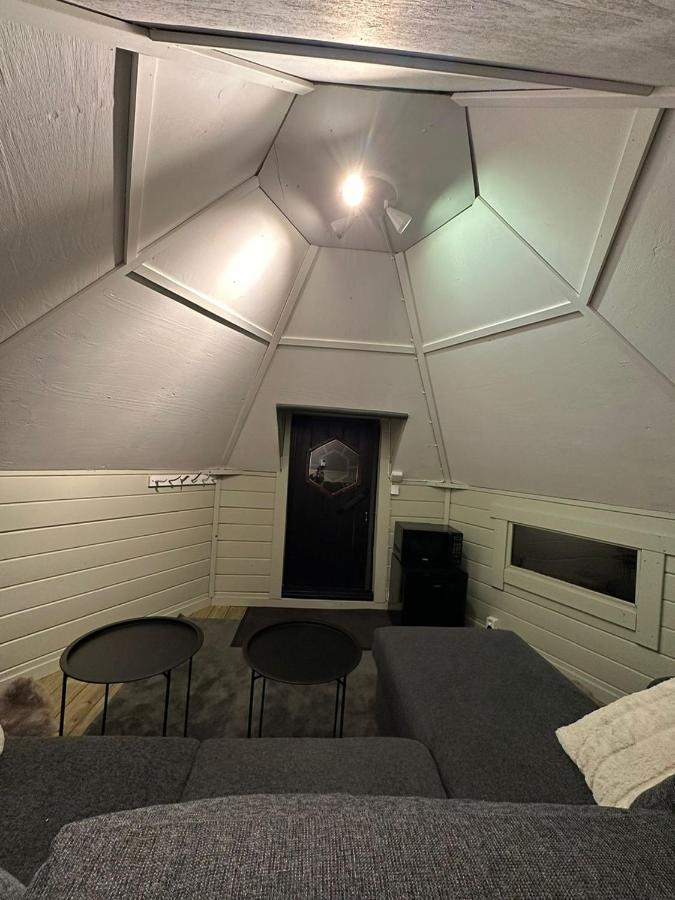 Camp Caroli Hobbit Hut Βίλα Jukkasjärvi Εξωτερικό φωτογραφία