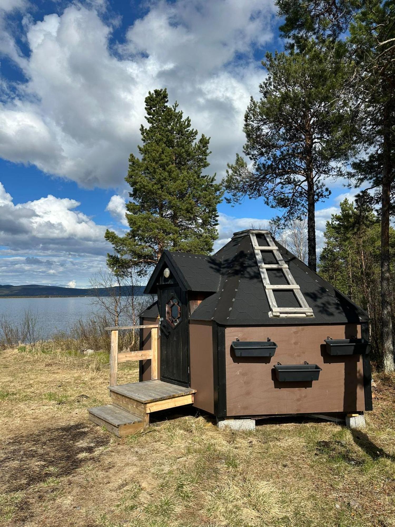 Camp Caroli Hobbit Hut Βίλα Jukkasjärvi Εξωτερικό φωτογραφία